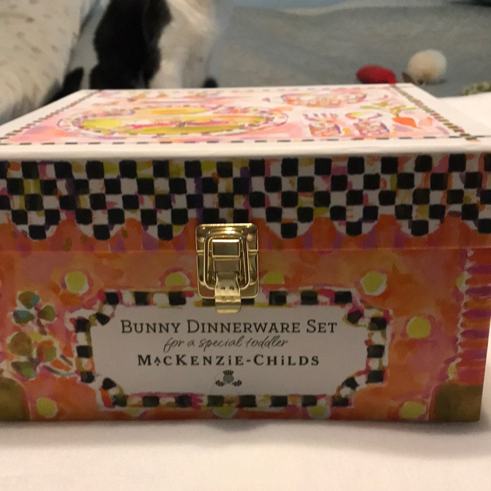 Bunny dinnerware for toddlers.